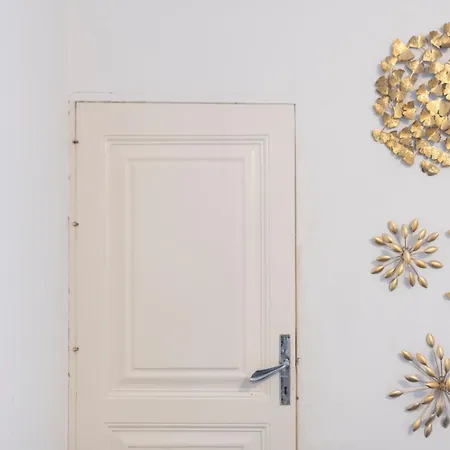 Nonna Nella Casa In Centro 奥斯图尼