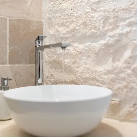 Nonna Nella Casa In Centro