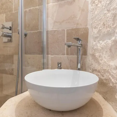 Nonna Nella Casa In Centro Ostuni