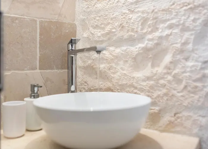 Nonna Nella Casa In Centro